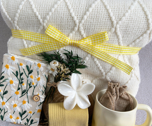 Sunny Yellow Daisy Gift Box | White & Yellow Care Package komorebi INC