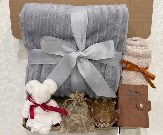 Premium Comfort | Grey Plush Blanket & Accessory Gift Box