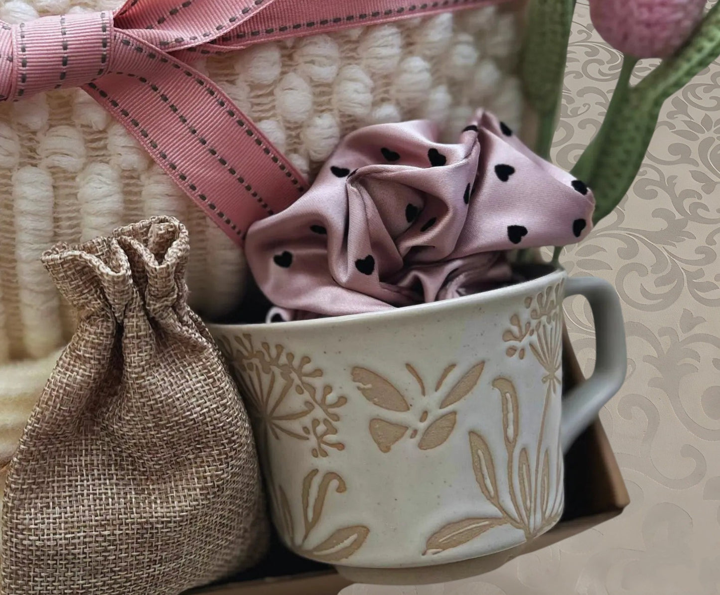 Cream Blanket Gift Box | Pink Crochet Tulips & Mug Set