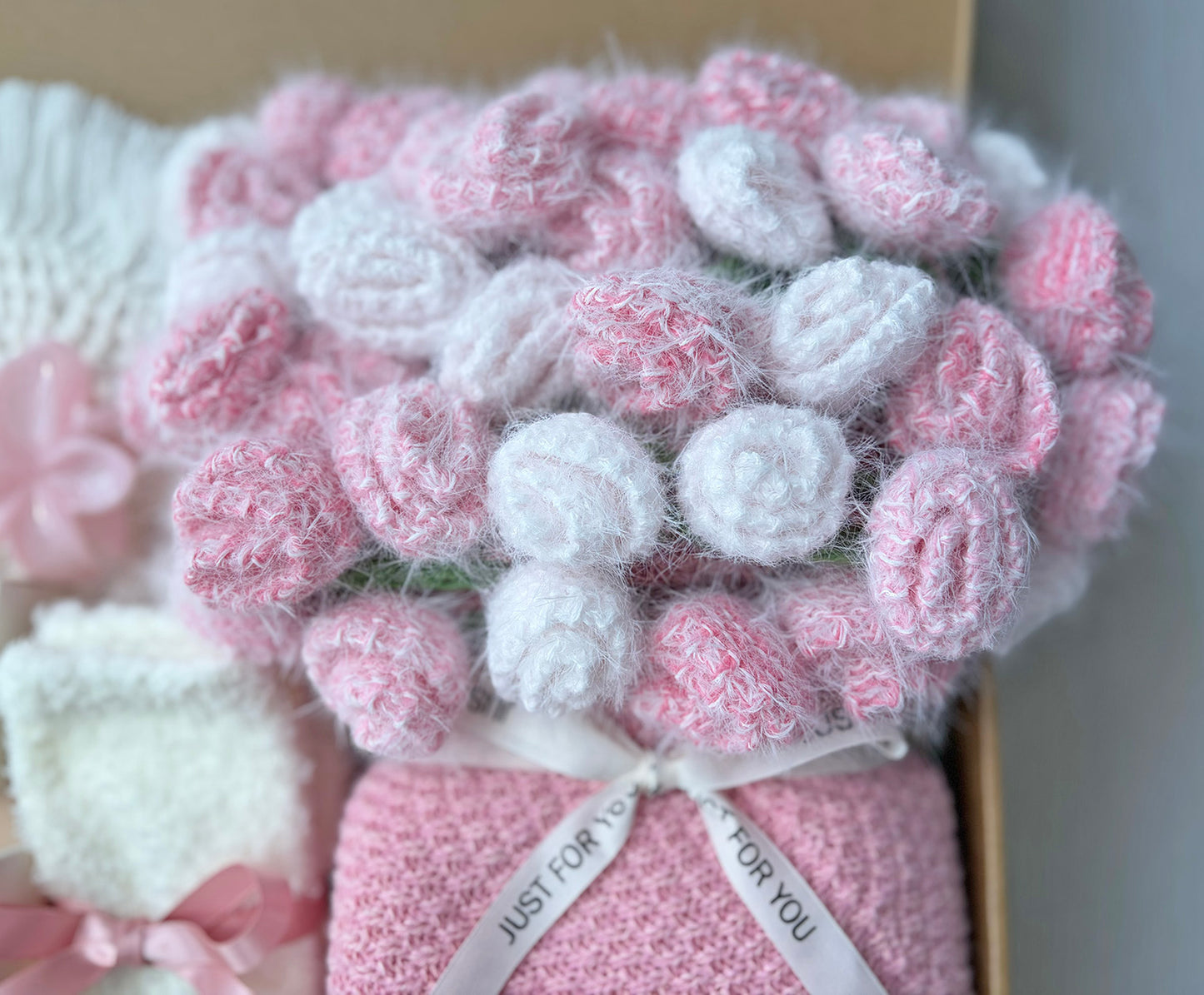 Dreamy Blush Pink Floral Self-Care Spa Gift Box for Her – Soft Cozy Relaxation Set komorebi INC