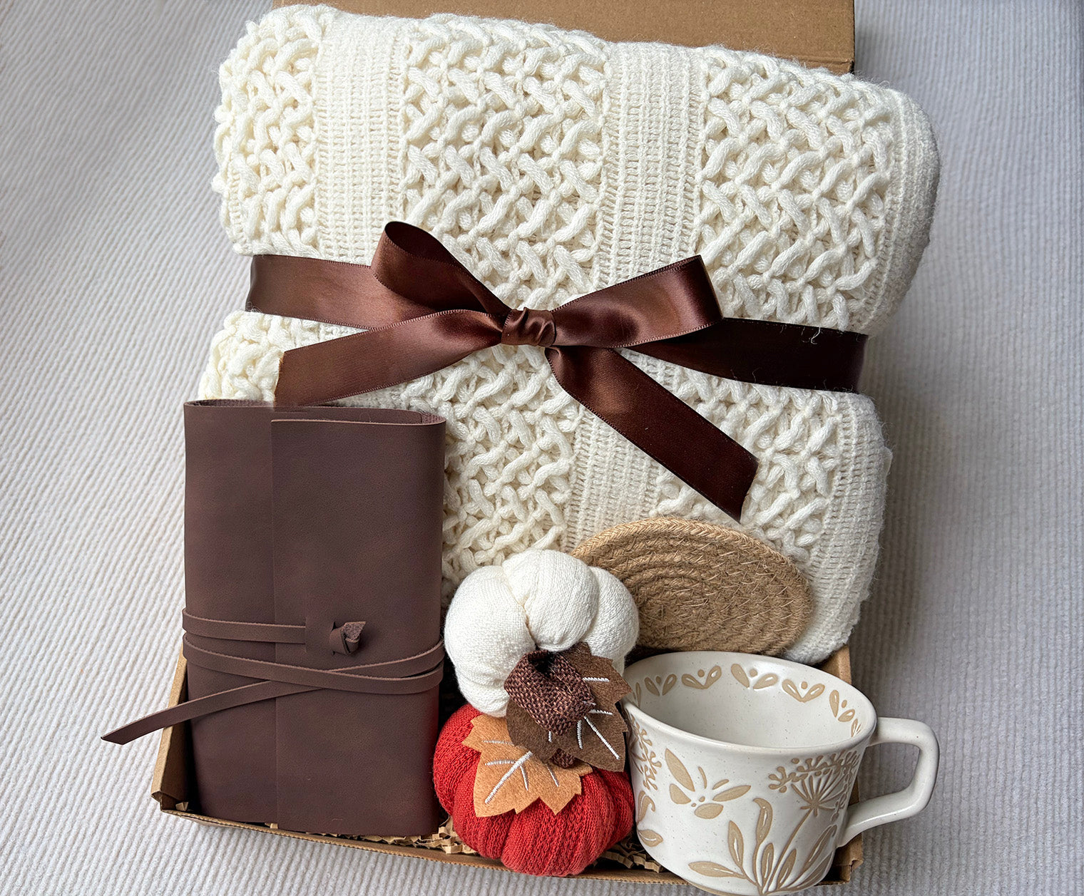 Cozy Fall Gift Basket for Women Autumn Comfort Gift Set komorebi INC
