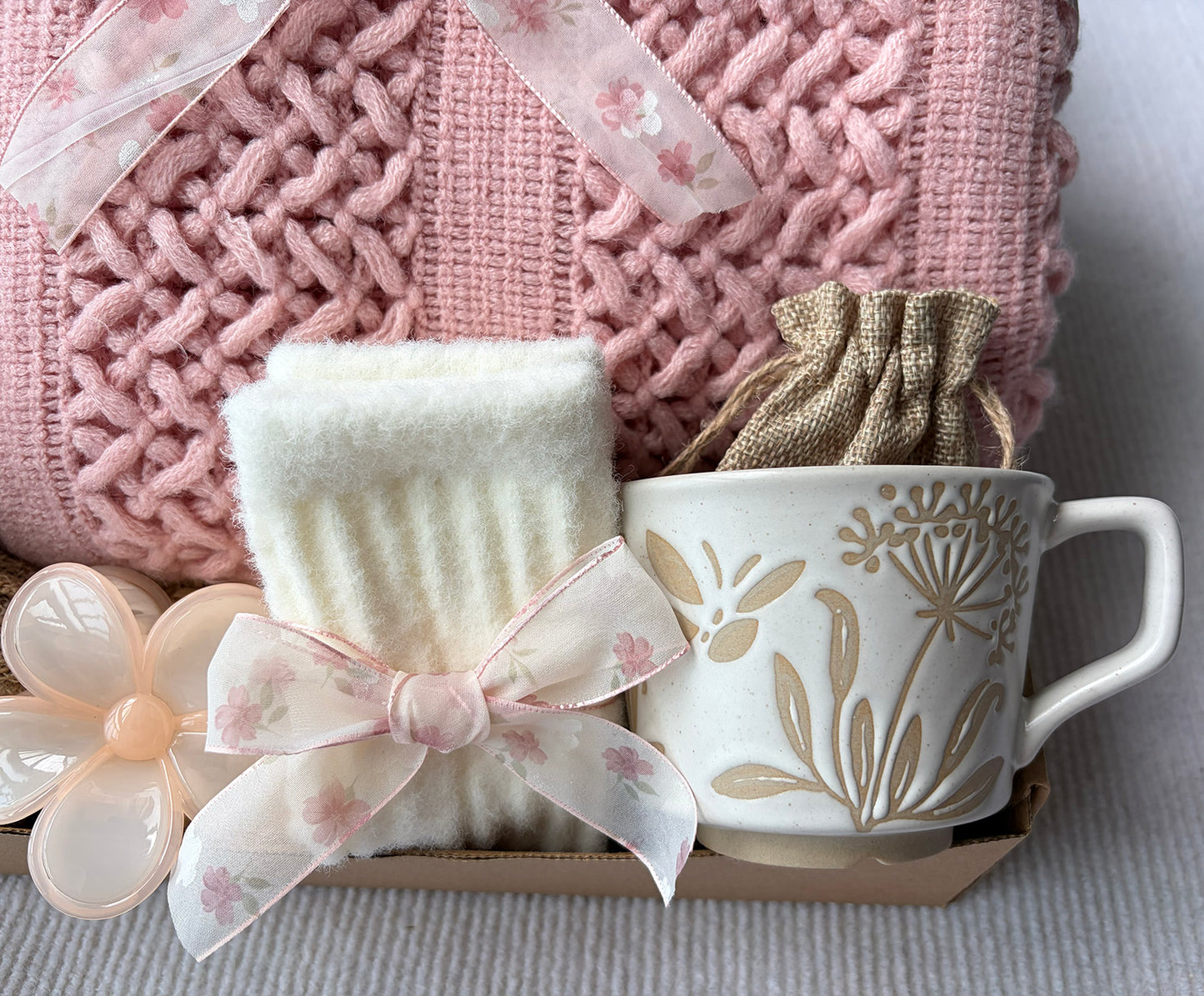Dreamy Blush Floral Self-Care Gift Box for Her – Cozy Cottage Relaxation Set komorebi INC
