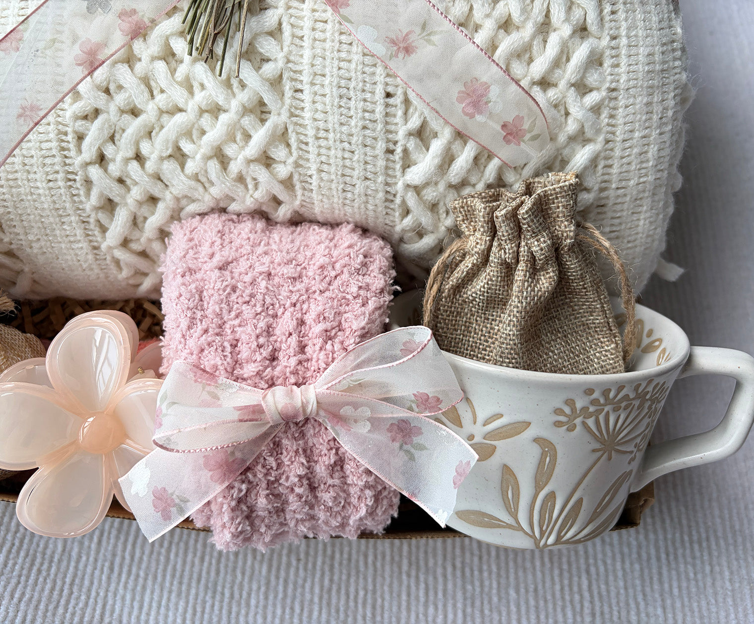 Cream White Floral Cottage Self-Care Gift Box for Her – Soft Pastel Calming Relaxation Set komorebi INC