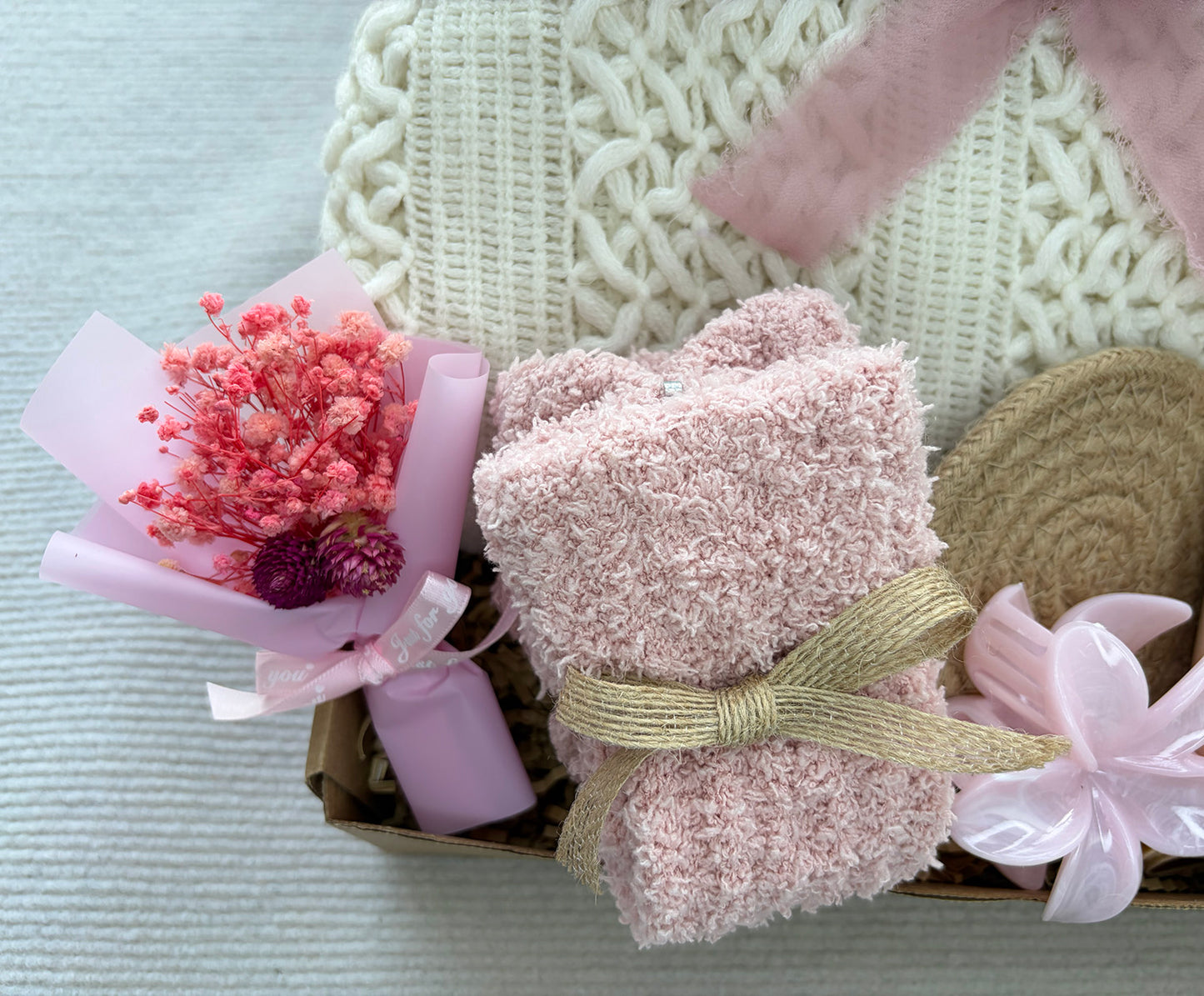 Cream & Blush Cozy Gift Basket for Her – Self Care Gift Box with Knit Blanket, Pink Mug, Fuzzy Socks, Floral Hair Clip & Preserved Flower Bouquet komorebi INC