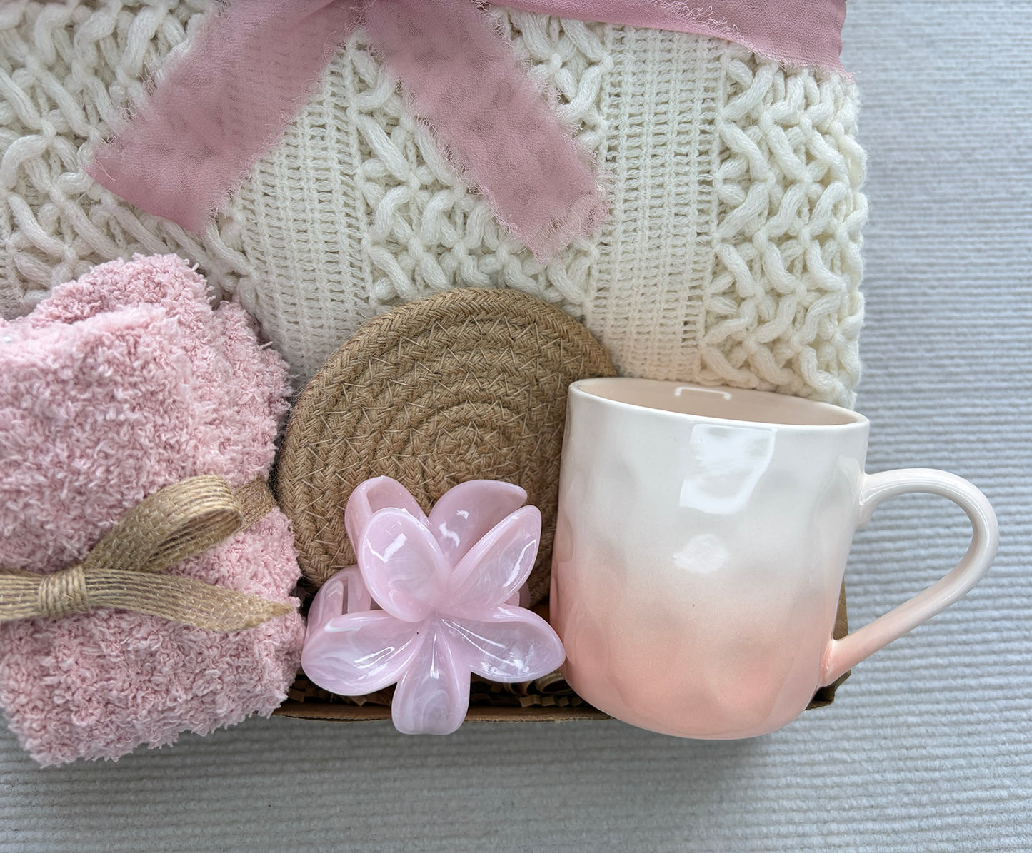 Cream & Blush Cozy Gift Basket for Her – Self Care Gift Box with Knit Blanket, Pink Mug, Fuzzy Socks, Floral Hair Clip & Preserved Flower Bouquet komorebi INC