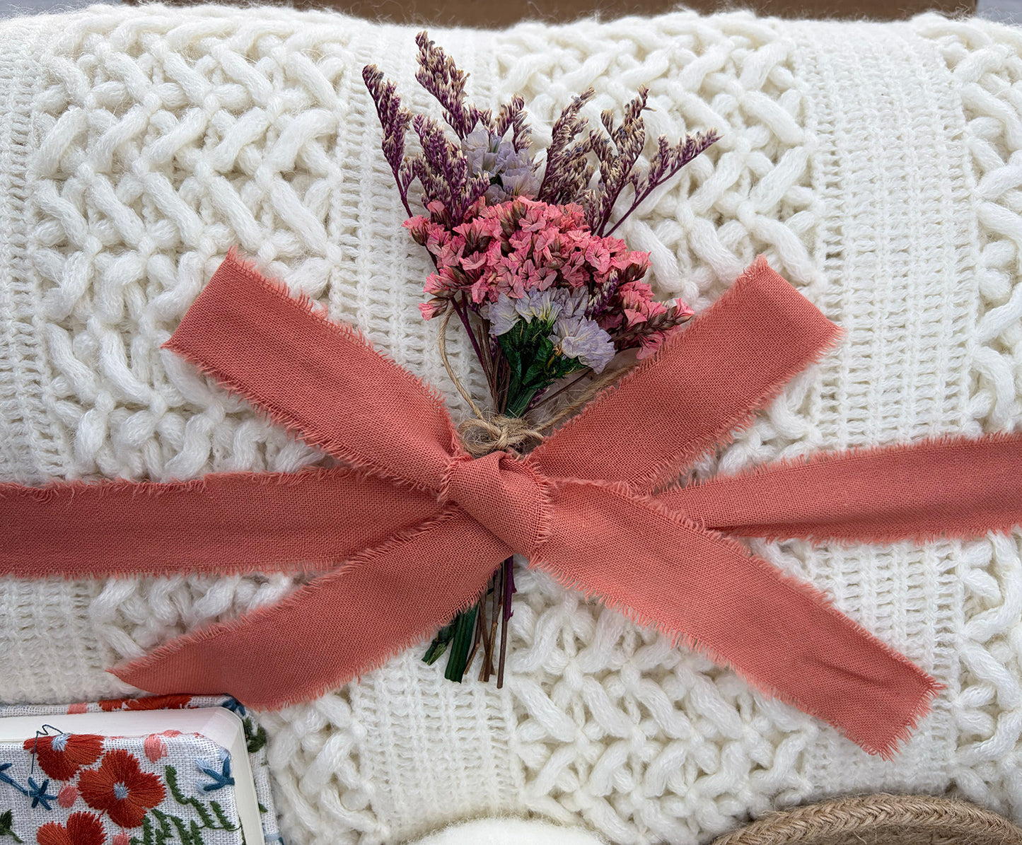 Cream Neutral Cozy Gift Basket for Her – Self Care Gift Box komorebi INC