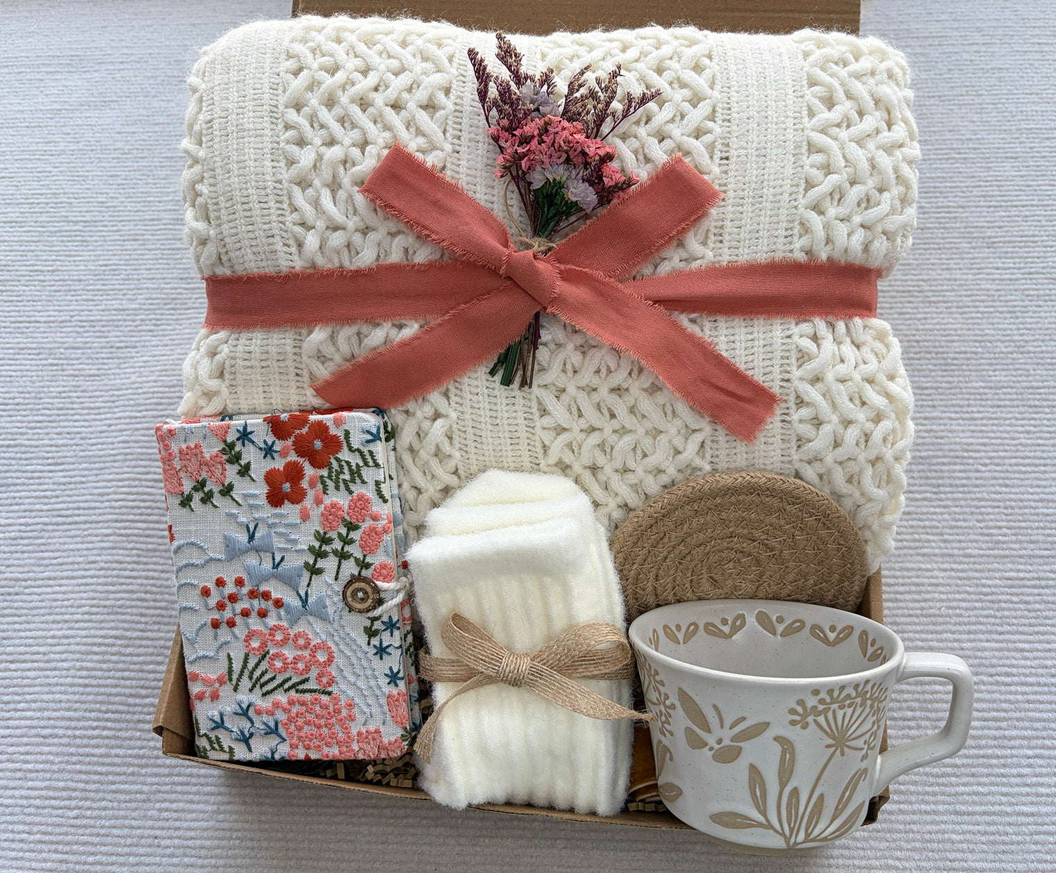 Cream Neutral Cozy Gift Basket for Her – Self Care Gift Box komorebi INC