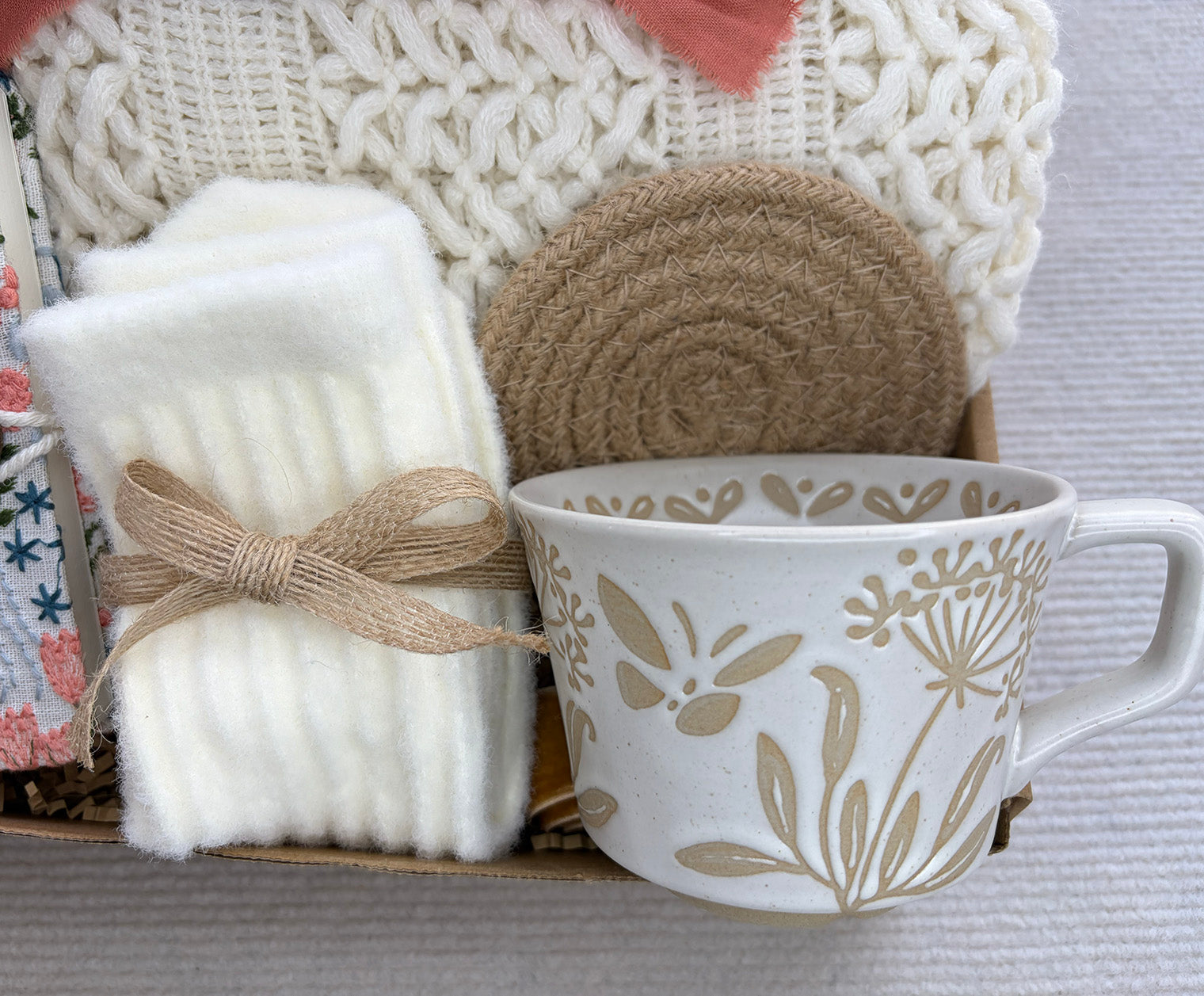 Cream Neutral Cozy Gift Basket for Her – Self Care Gift Box komorebi INC