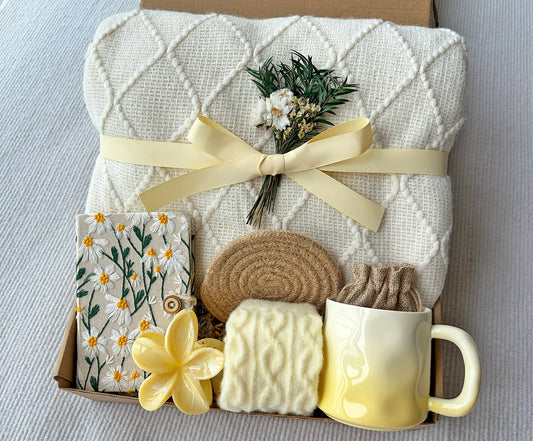 Daisy Self-Care Gift Box with Blanket and Cozy Accessories |Care Package komorebi INC
