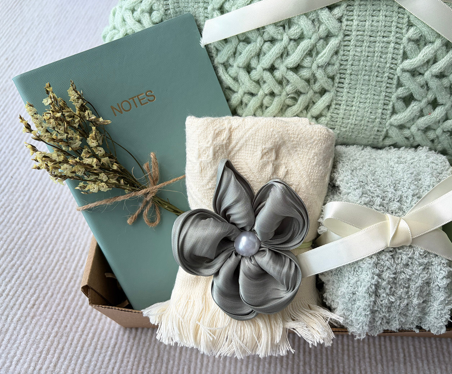 Soft Sage Green Mindful Self-Care Gift Box for Her – Fresh Calm Journal & Relaxation Set komorebi INC