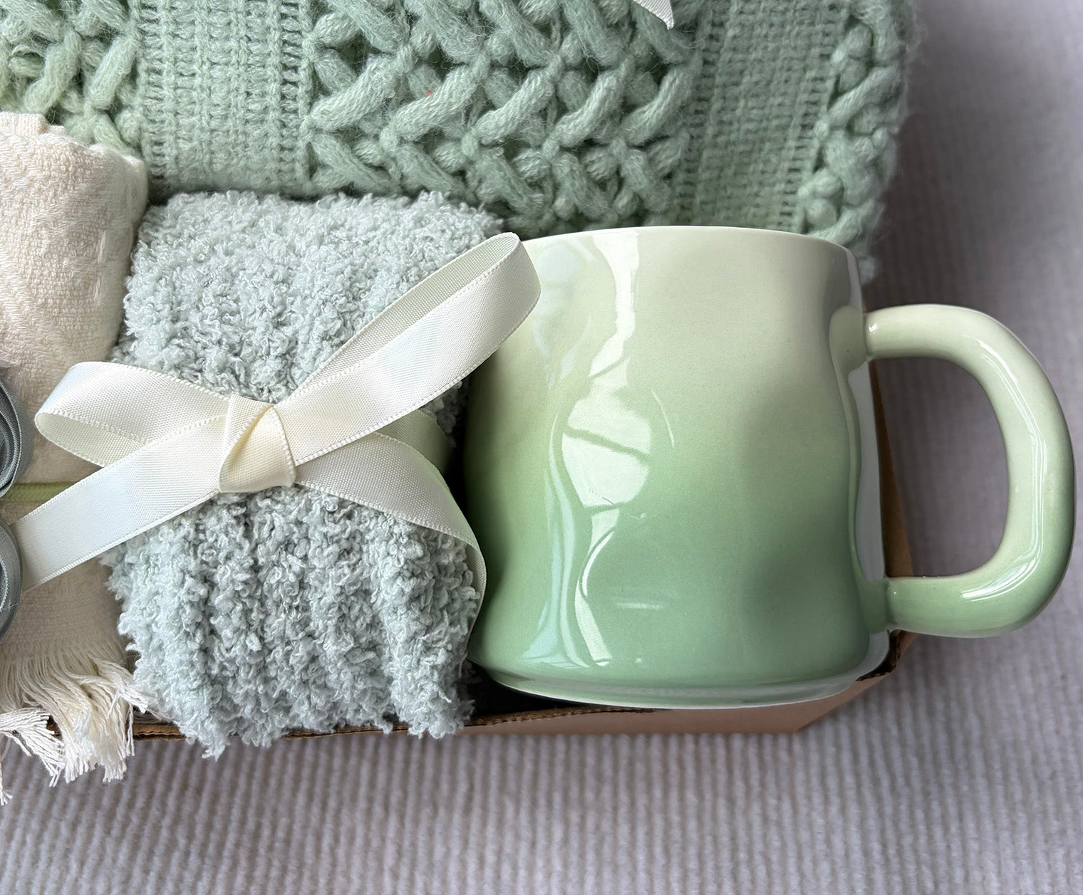 Soft Sage Green Mindful Self-Care Gift Box for Her – Fresh Calm Journal & Relaxation Set komorebi INC