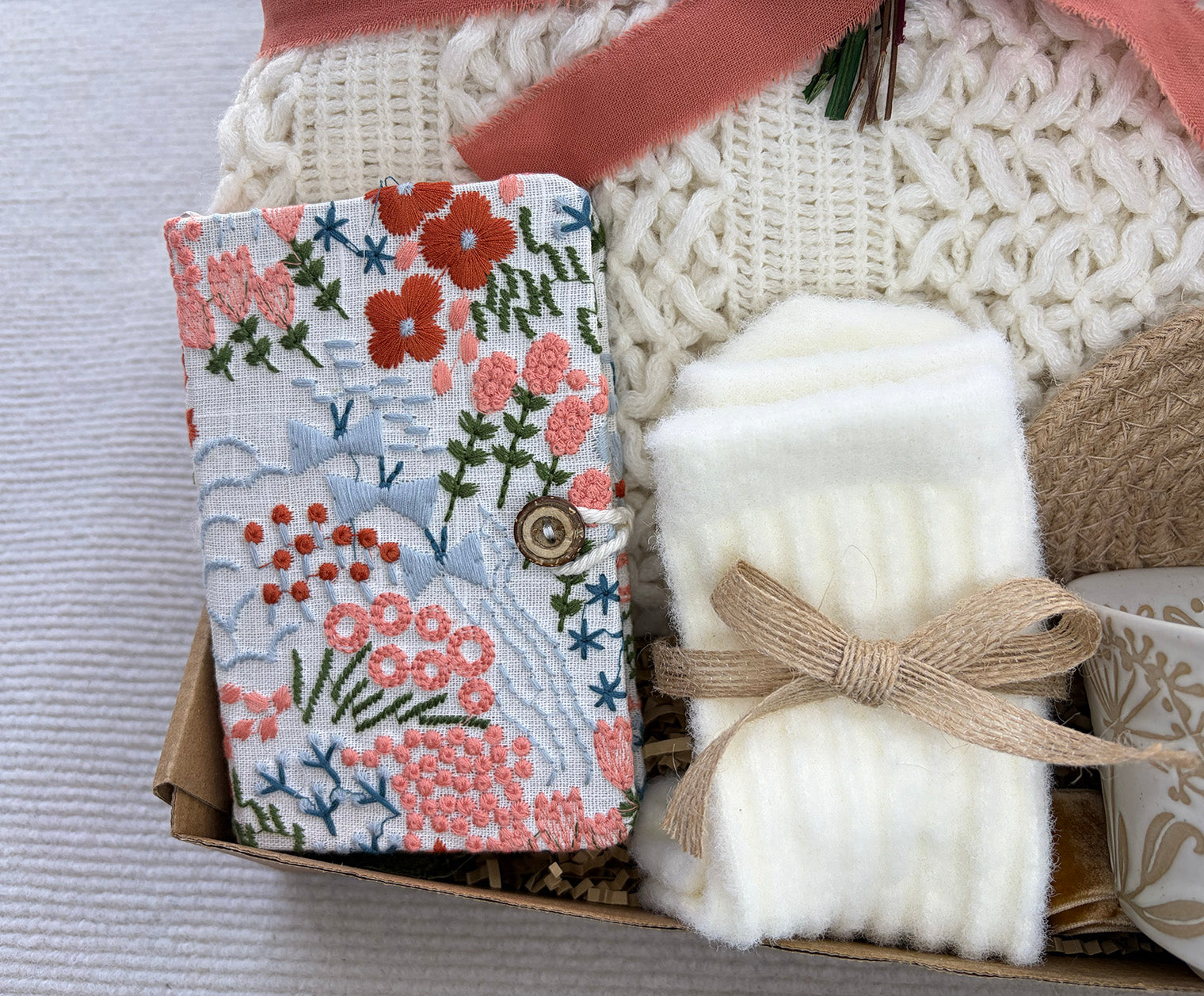 Cream Neutral Cozy Gift Basket for Her – Self Care Gift Box komorebi INC